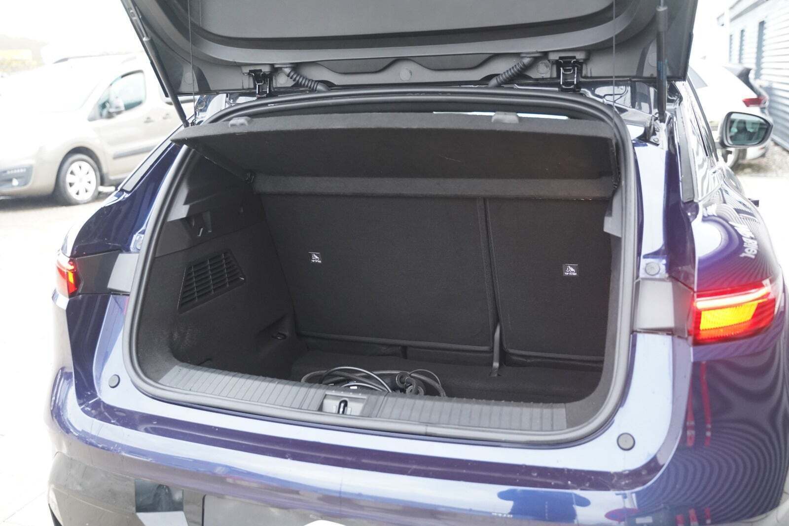 Blå Renault Megane E-Tech fra 2023