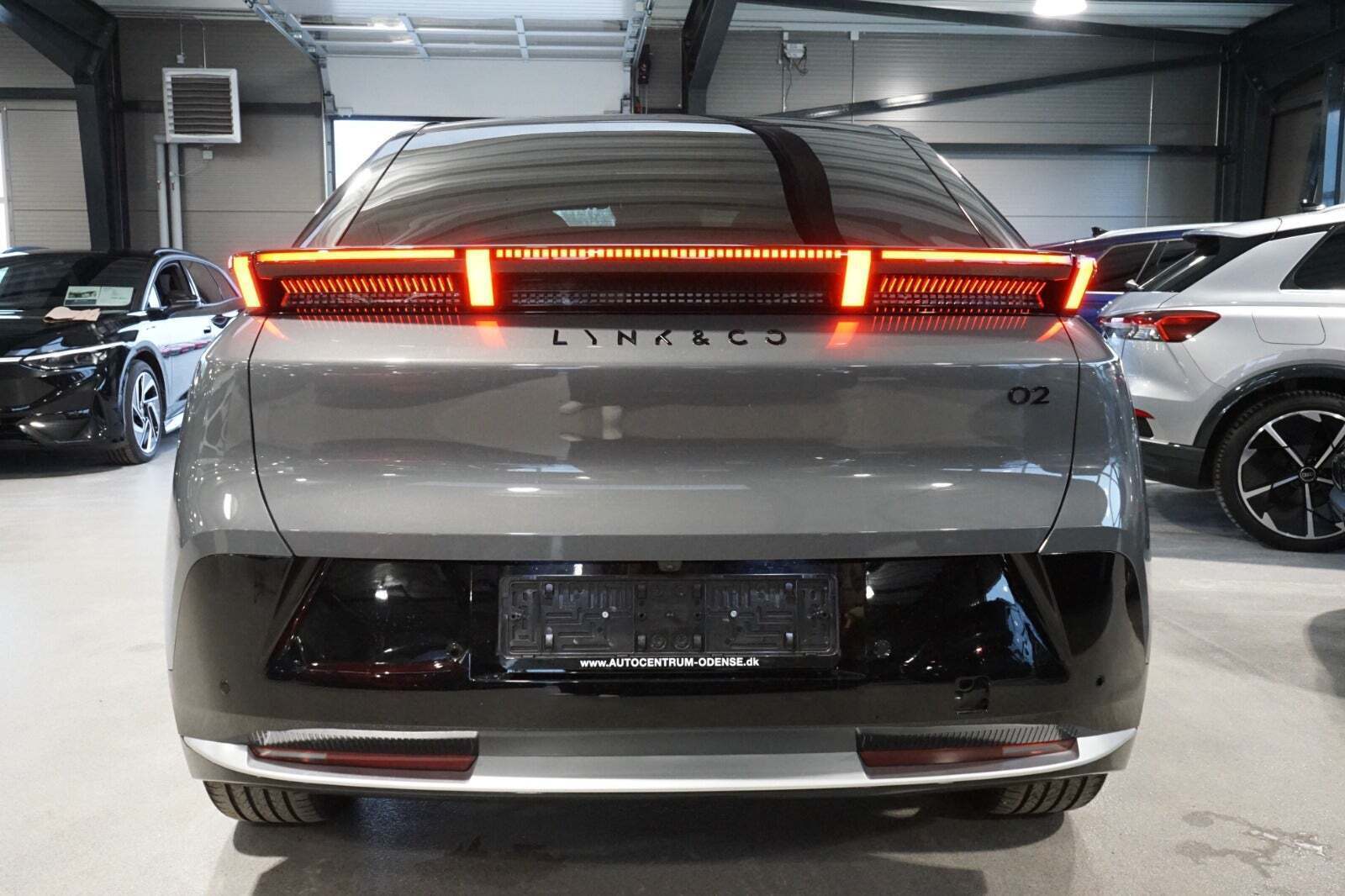 Grå Lynk & Co 02 fra 2025