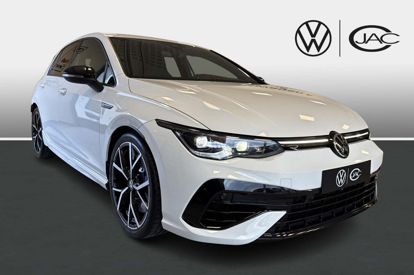 VW Golf VIII 2,0 R DSG 4Motion