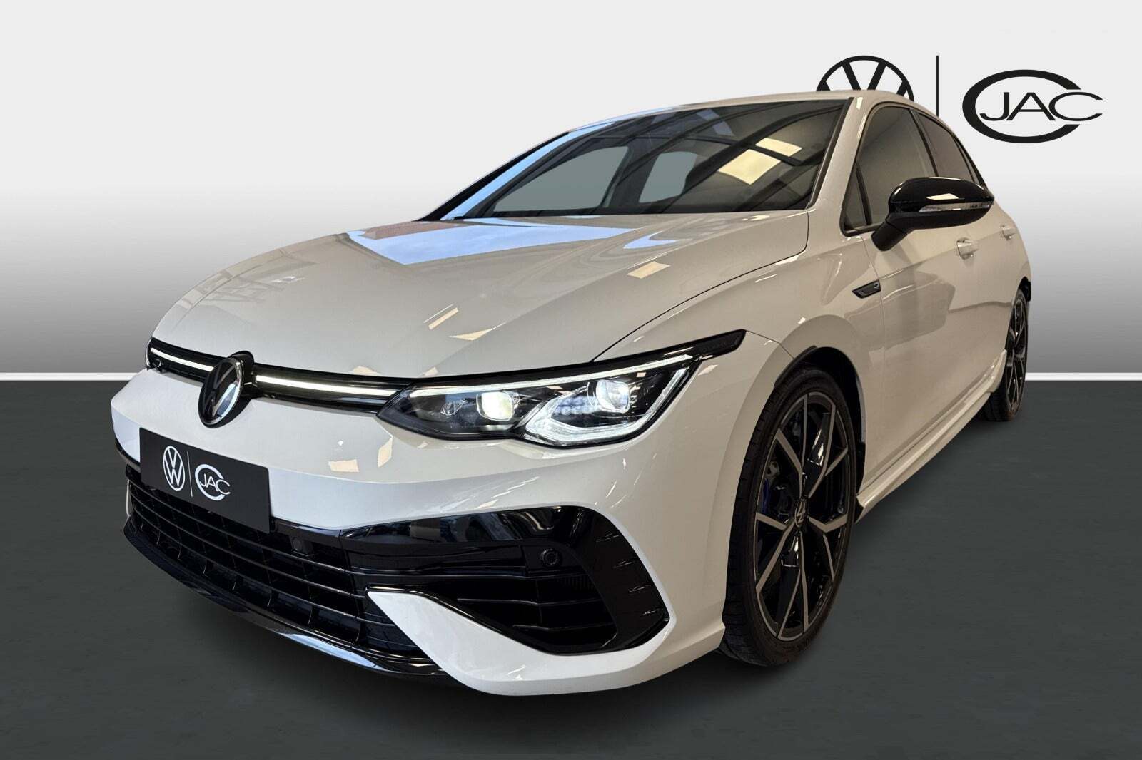 VW Golf VIII 2,0 R DSG 4Motion