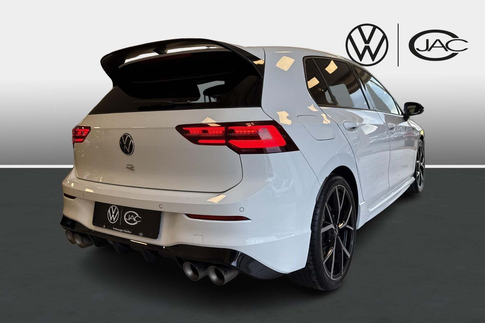 VW Golf VIII 2,0 R DSG 4Motion