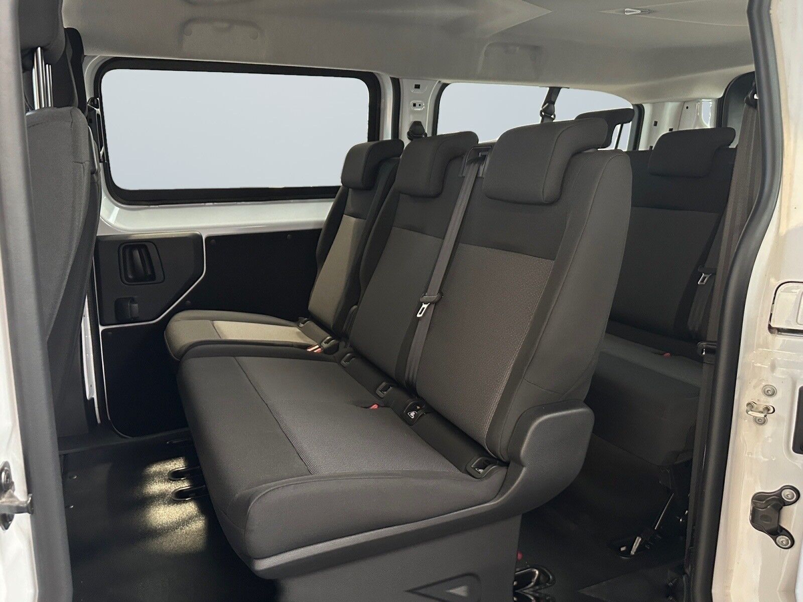 Peugeot e-Expert 75 L3 Combi