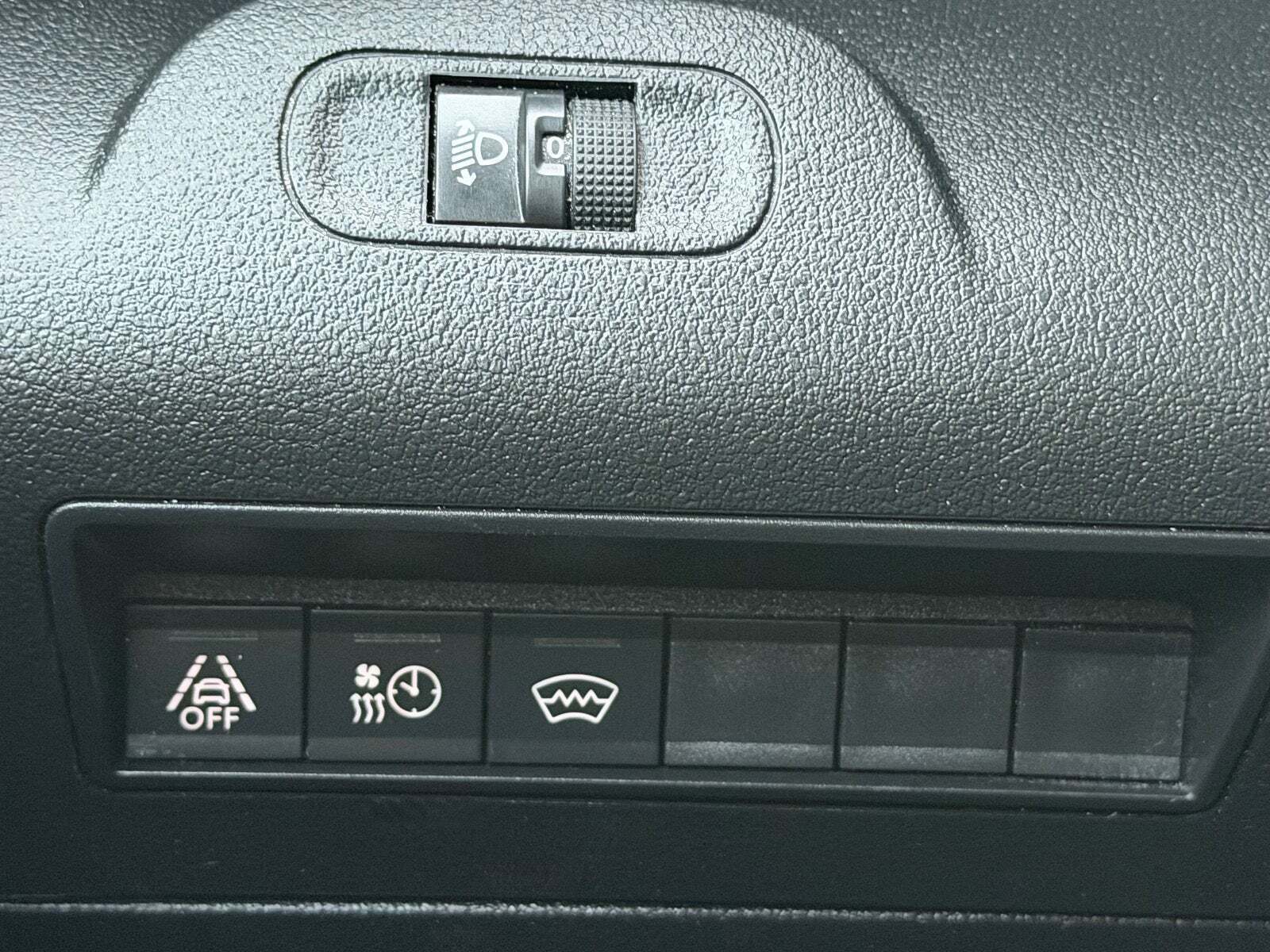 Hvid Peugeot Partner fra 2020