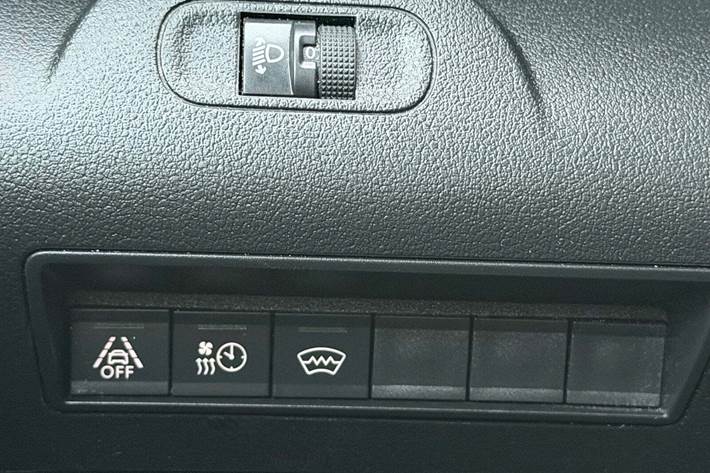 Hvid Peugeot Partner fra 2020