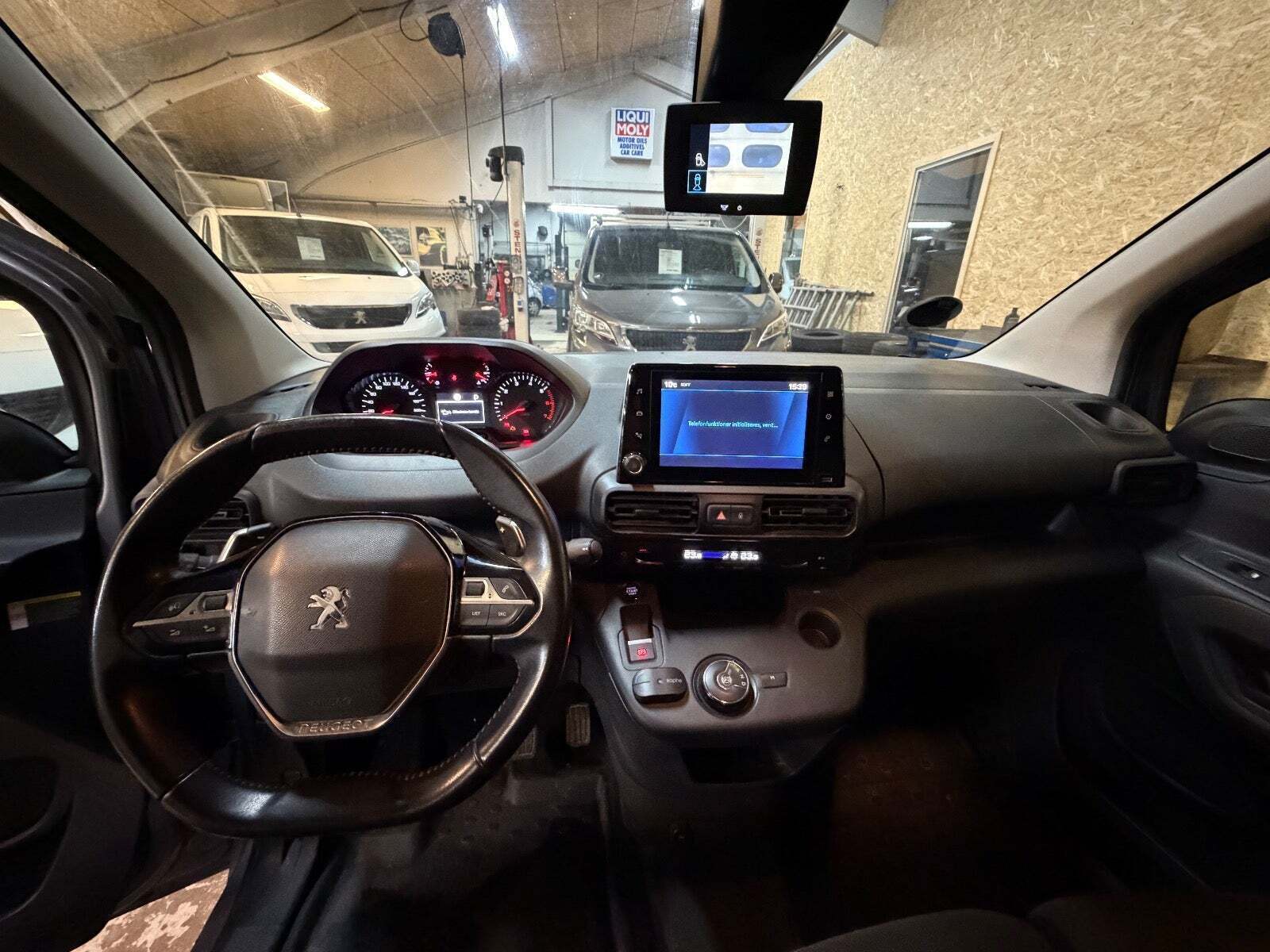 Sølv Peugeot Partner fra 2020