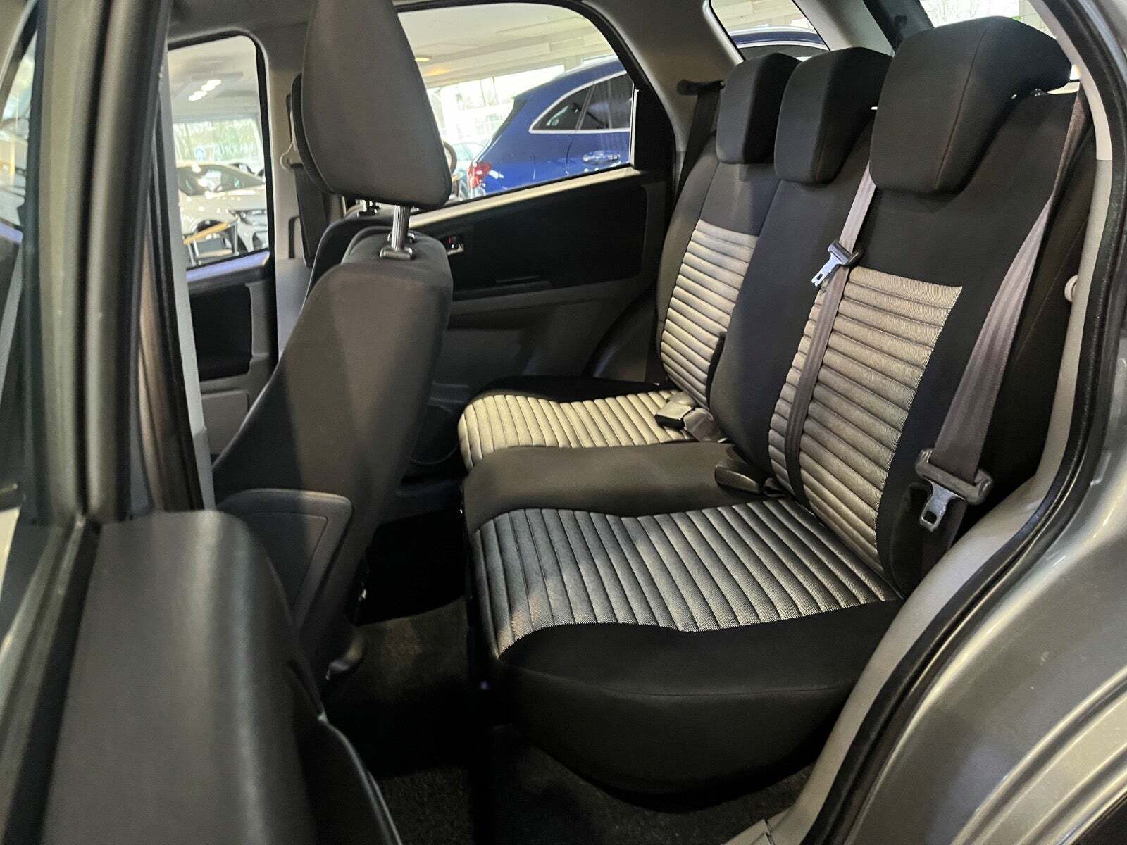 Grå Suzuki SX4 fra 2012