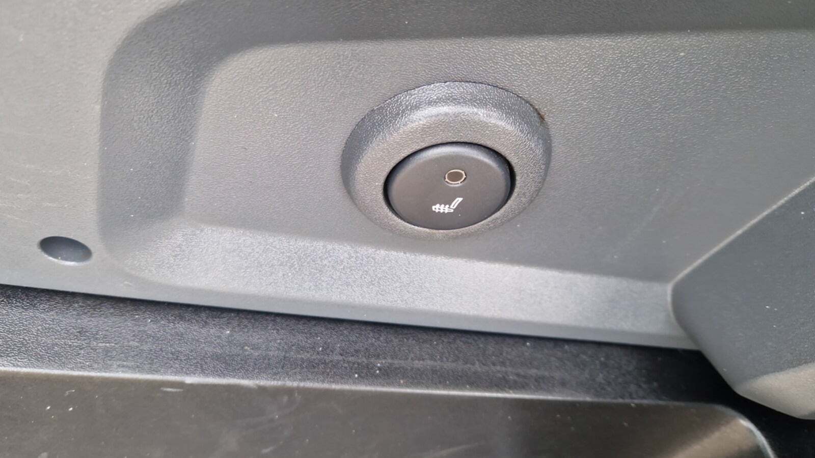 Hvid Opel Movano fra 2022