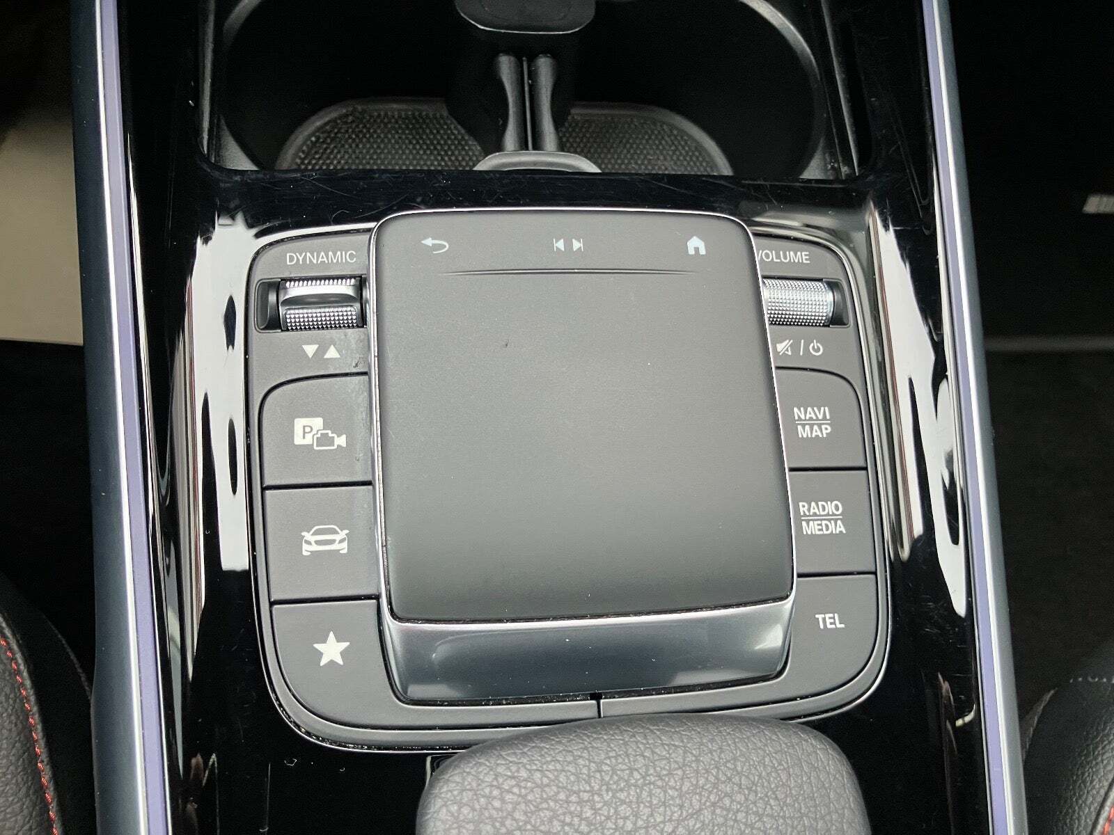 Sort Mercedes EQB250 fra 2023