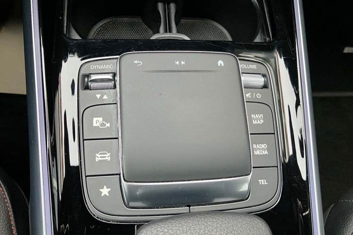 Sort Mercedes EQB250 fra 2023