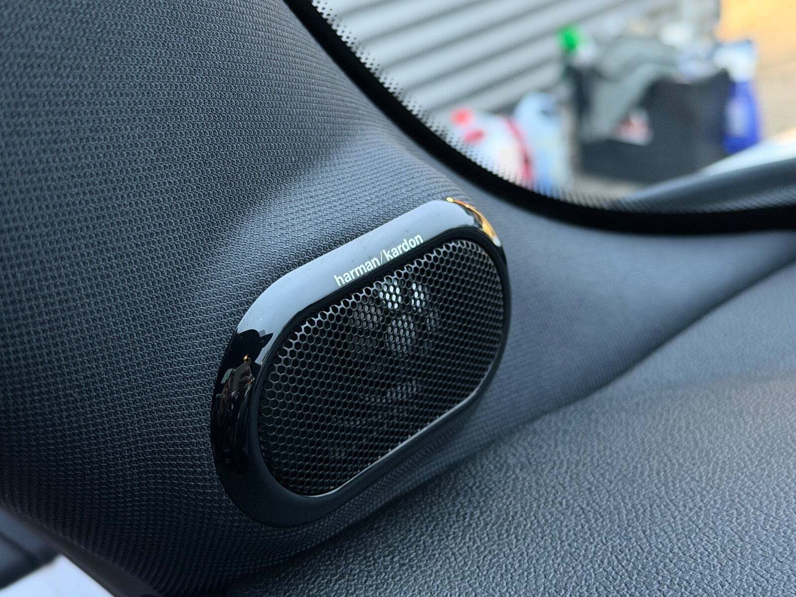 Hvid Mini Cooper SE fra 2023