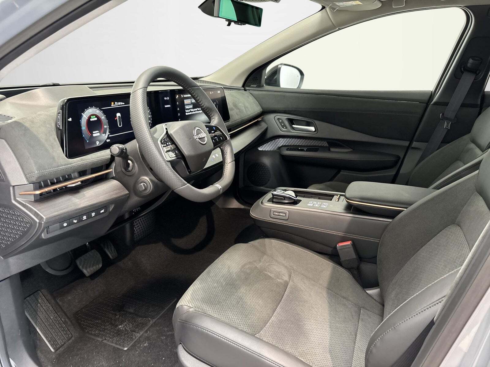 Grå Nissan Ariya fra 2024