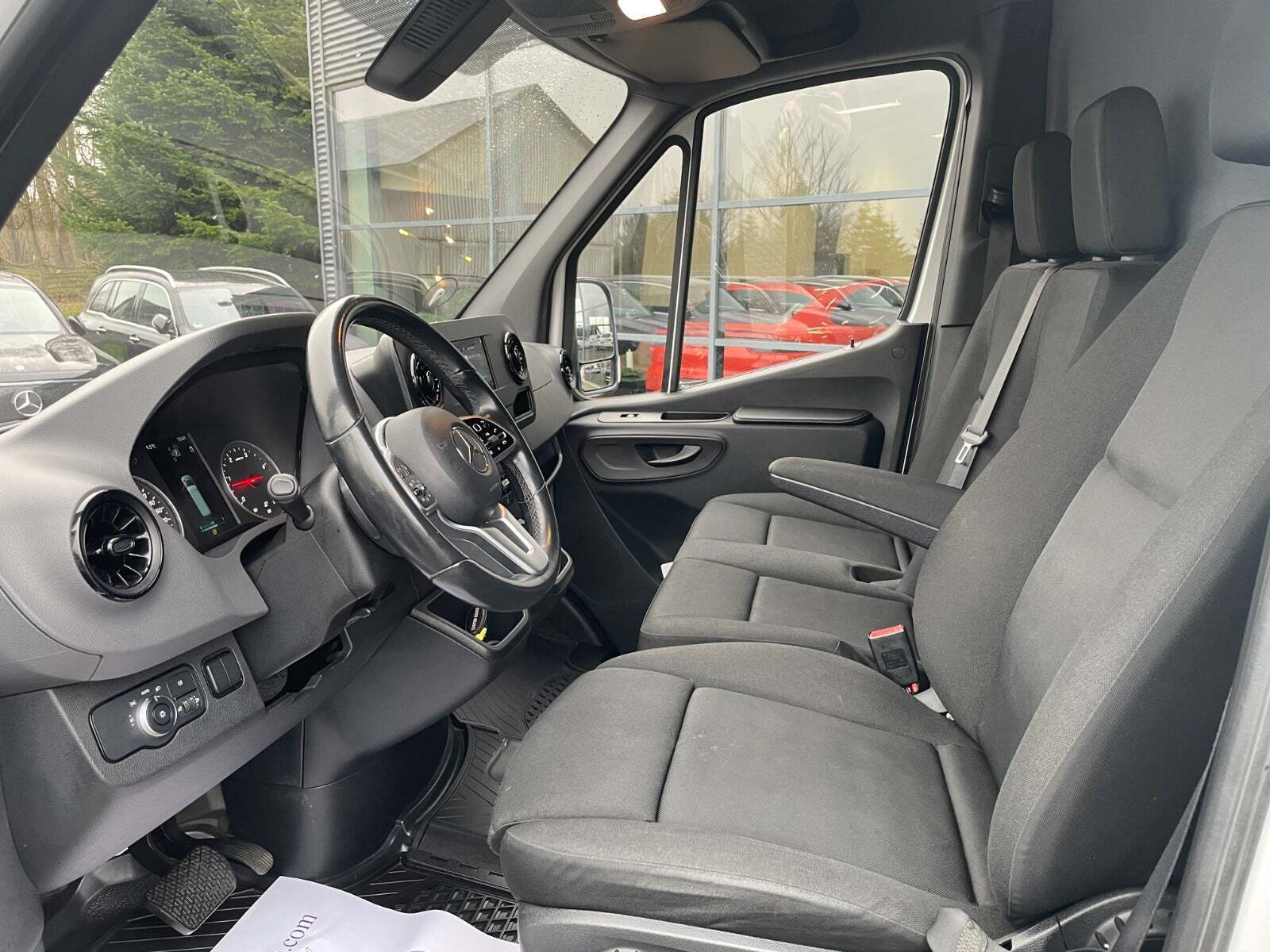 Mercedes Sprinter 319 3,0 CDi A2 Kassevogn aut. RWD