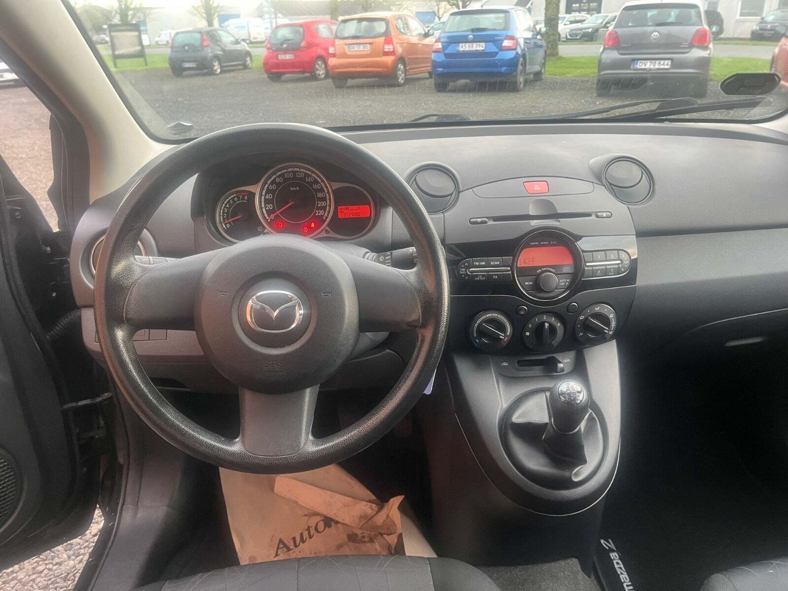 Sort Mazda 2 fra 2012