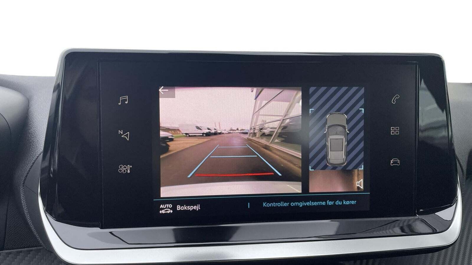 Hvid Peugeot e-2008 fra 2022