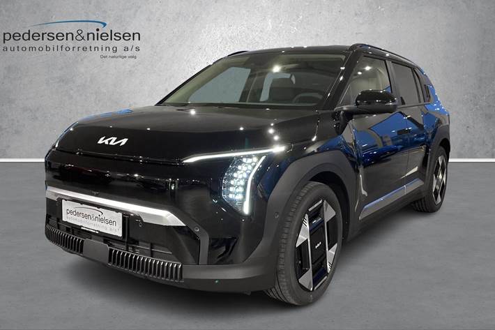 Sort Kia EV3 fra 2025 set udefra