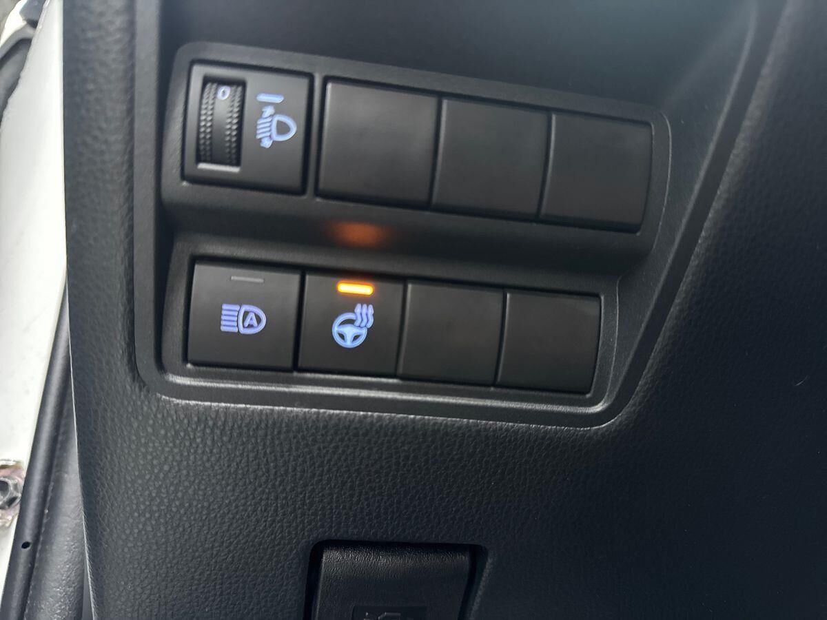 Hvid Toyota Yaris fra 2021