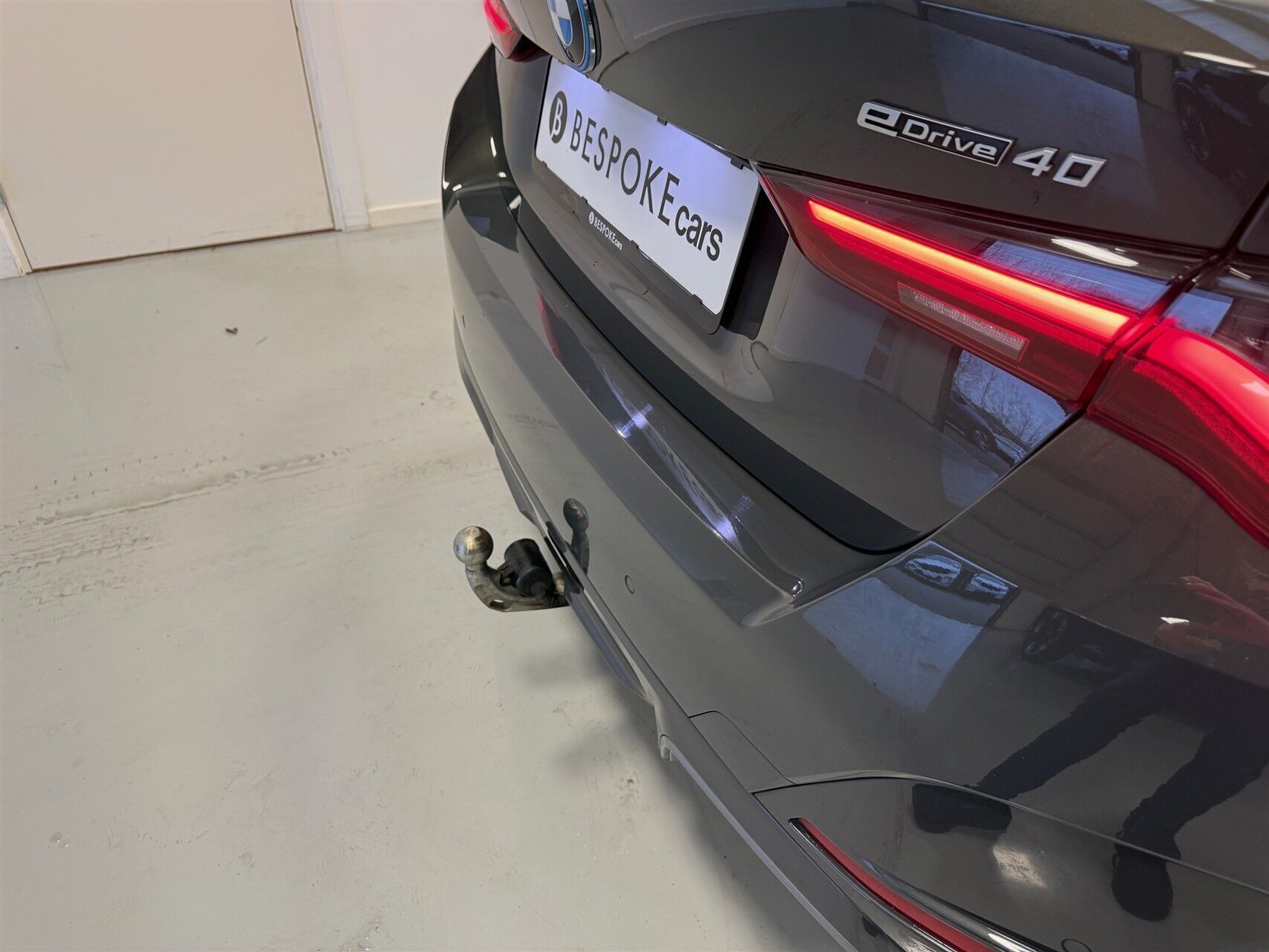 Grå BMW i4 fra 2022