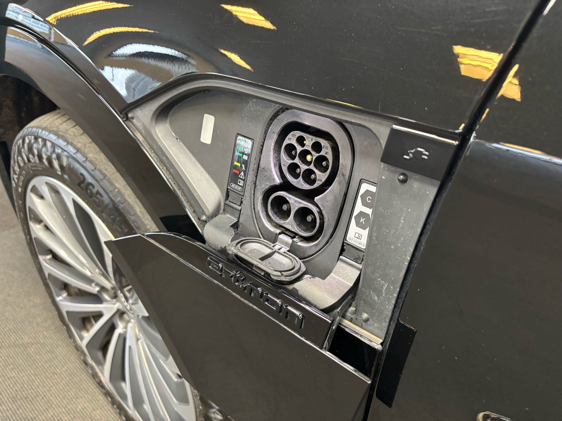 Sort Audi e-tron fra 2021