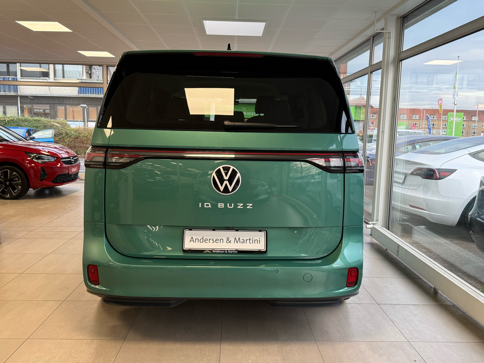 Grøn VW ID.Buzz fra 2024