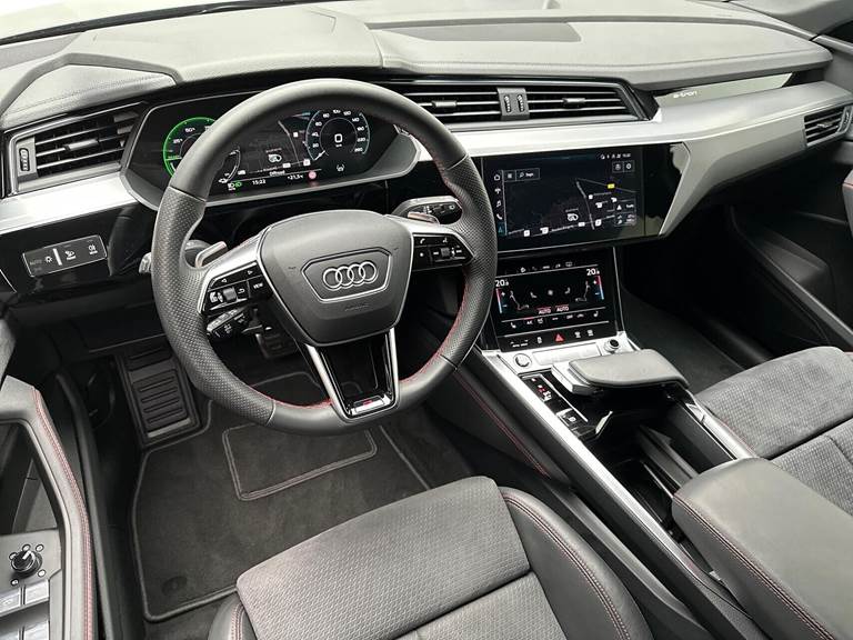 Audi Q8 55 E-tron S Line Quattro 408HK 5d Aut.
