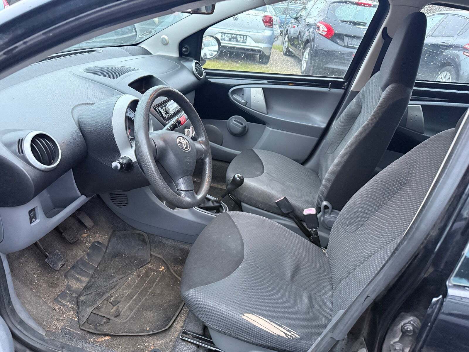 Sort Toyota Aygo fra 2009