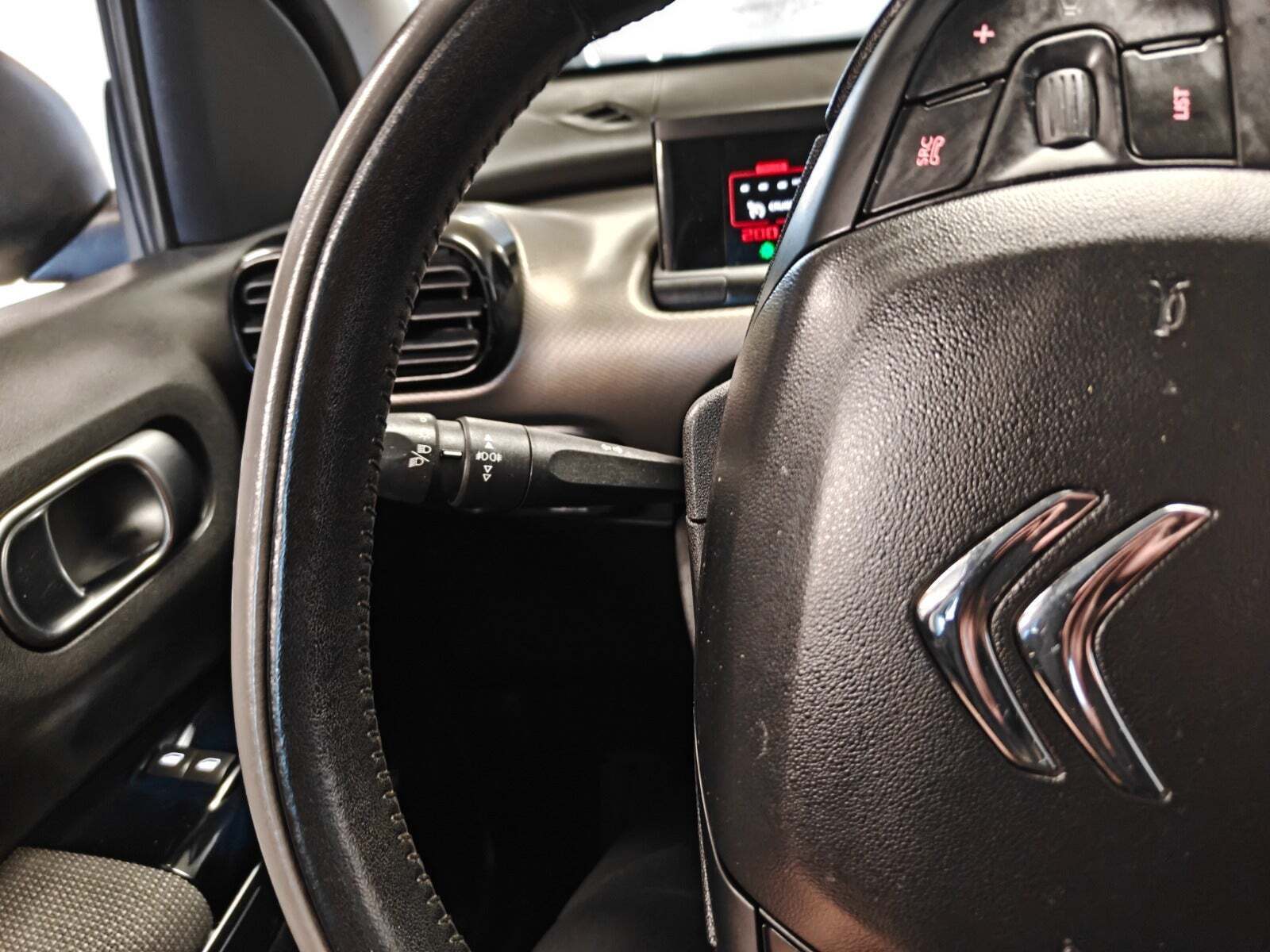 Gul Citroën C4 Cactus fra 2015