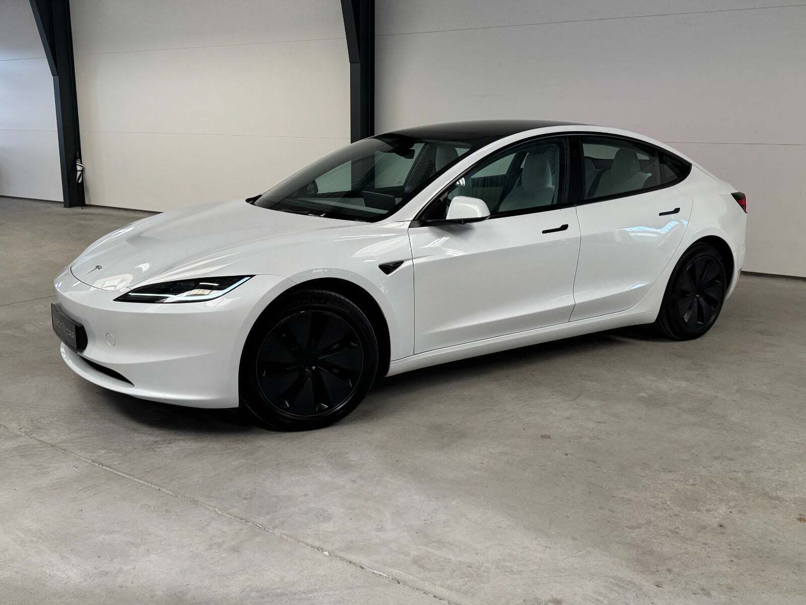 Tesla Model 3 RWD