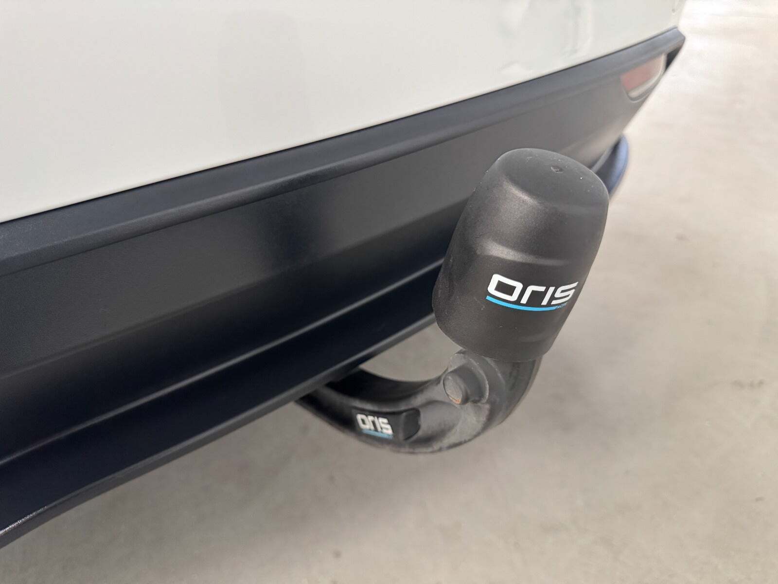 Hvid Tesla Model 3 fra 2024