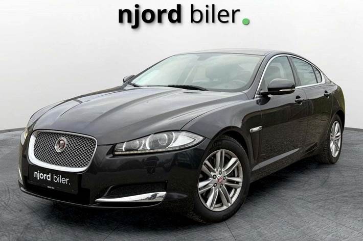undefined Jaguar XF fra 2015 set udefra