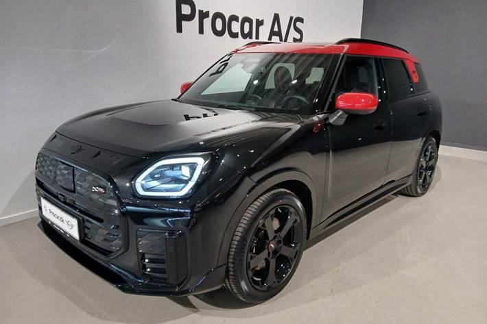 Sort Mini Countryman SE fra 2025 set udefra