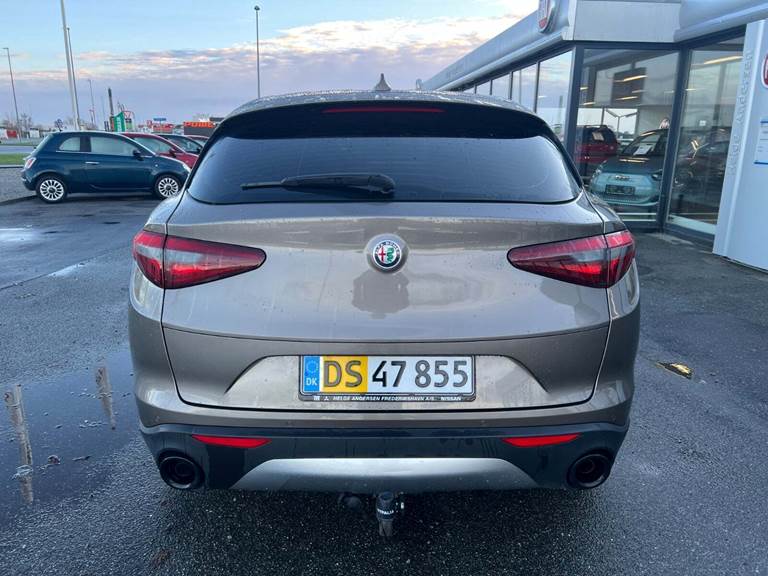 Alfa Romeo Stelvio 2,2 JTD 190 Edizione aut. Van