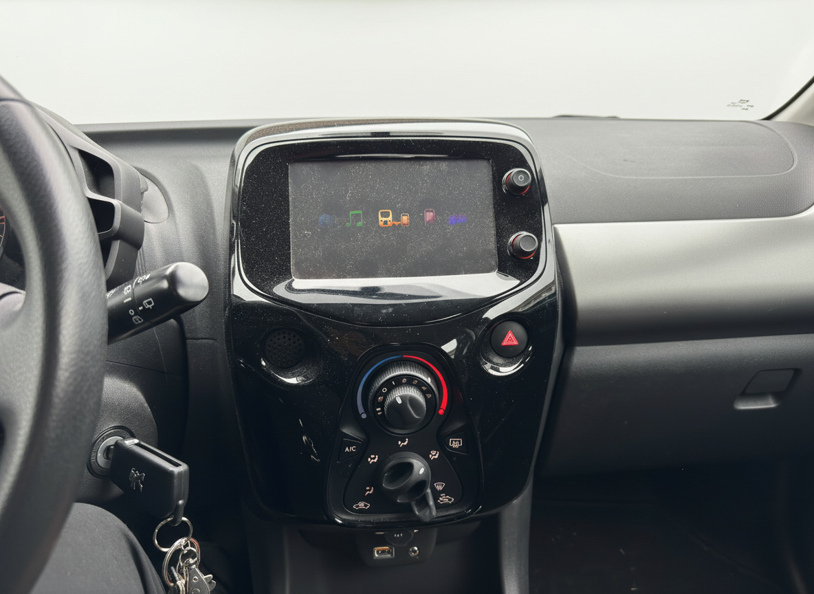 Rød Peugeot 108 fra 2016