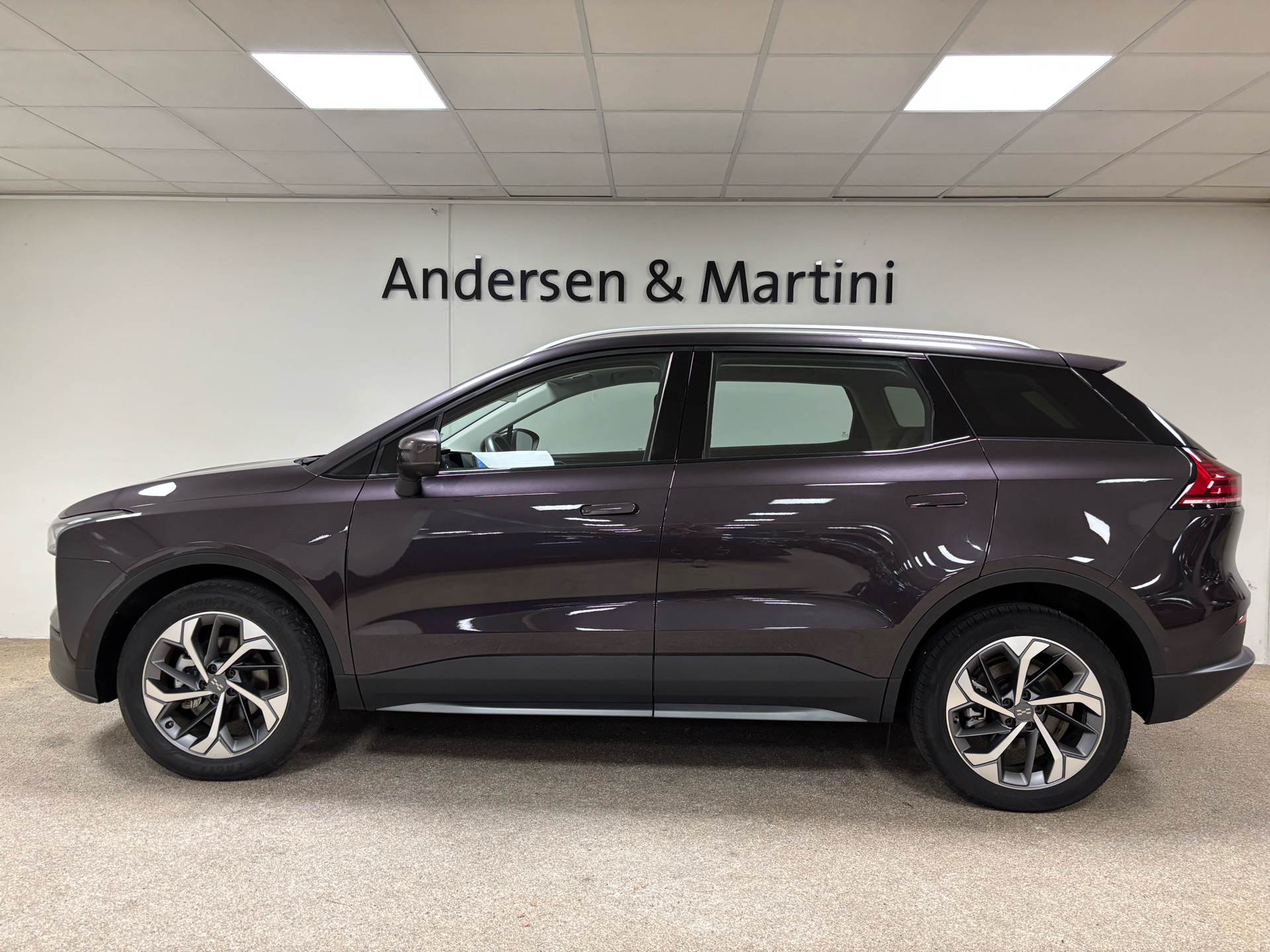 Aiways U5 EL Premium 204HK 5d Aut.