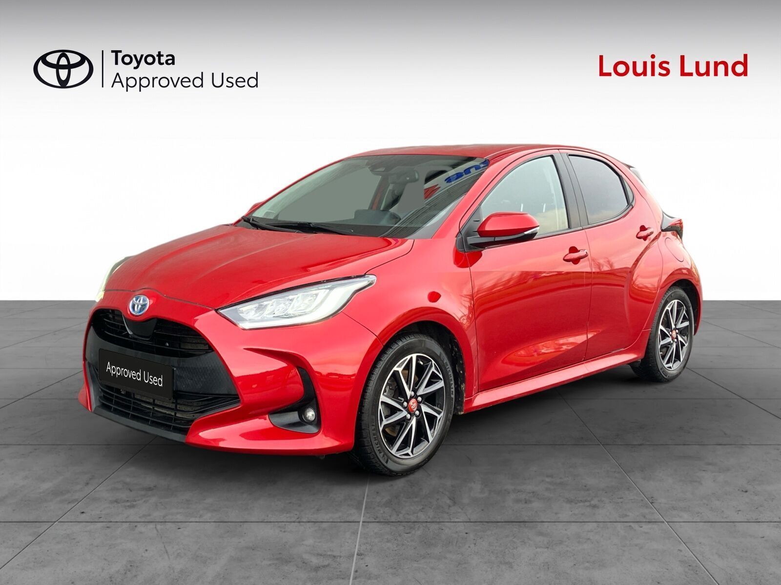 Rød Toyota Yaris fra 2022