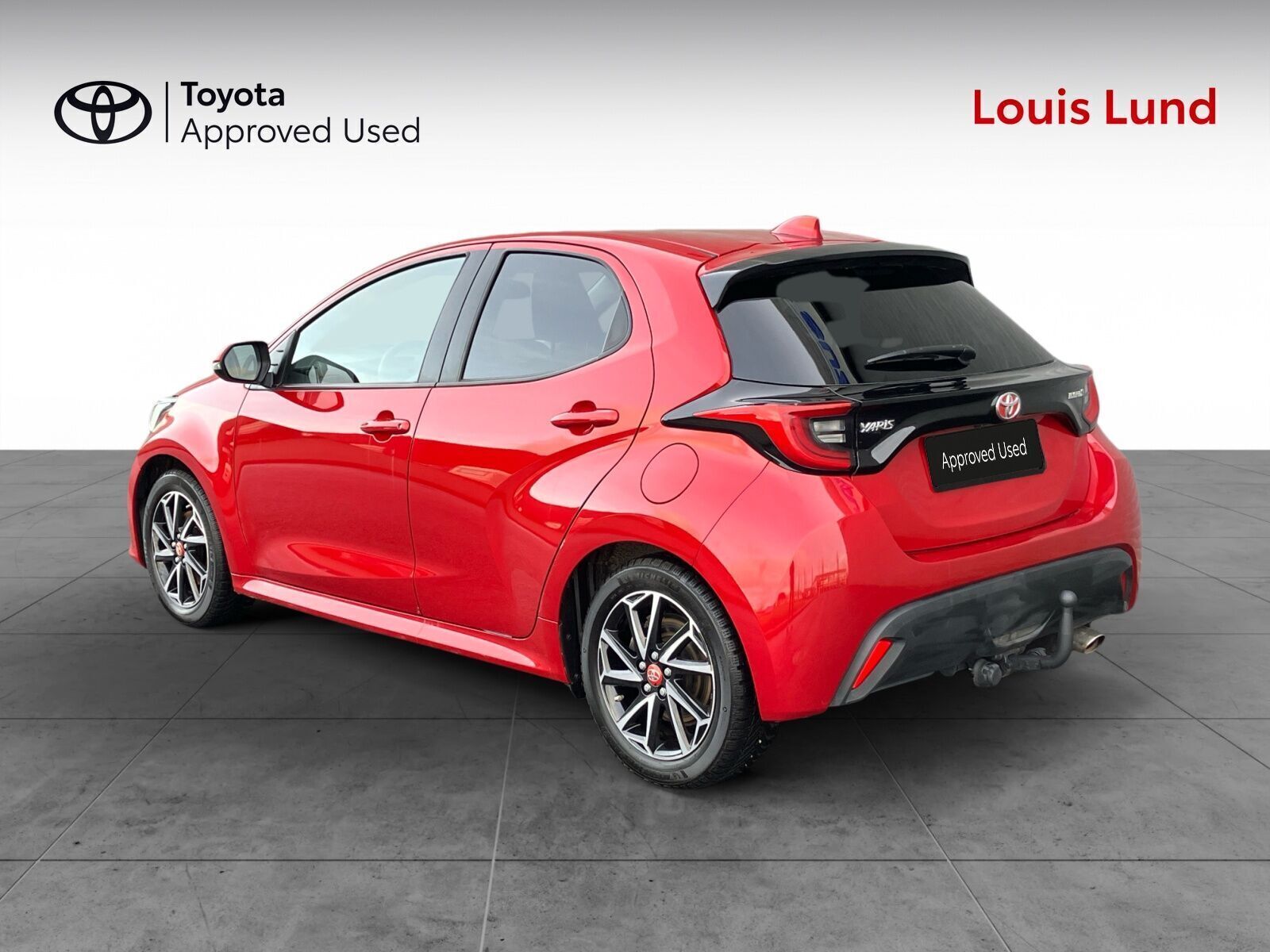 Rød Toyota Yaris fra 2022