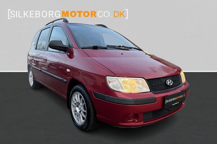 Rød Hyundai Matrix fra 2006