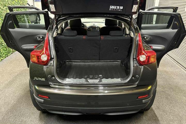 undefined Nissan Juke fra 2011 set udefra