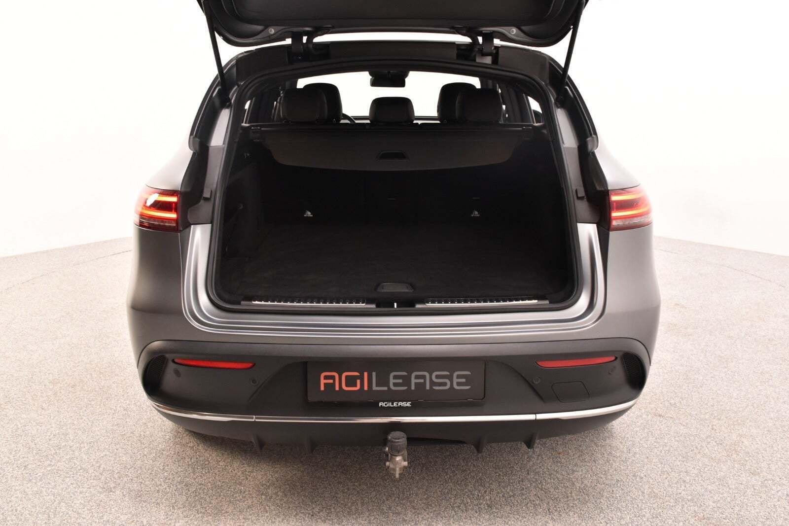 Grå Mercedes EQC400 fra 2021