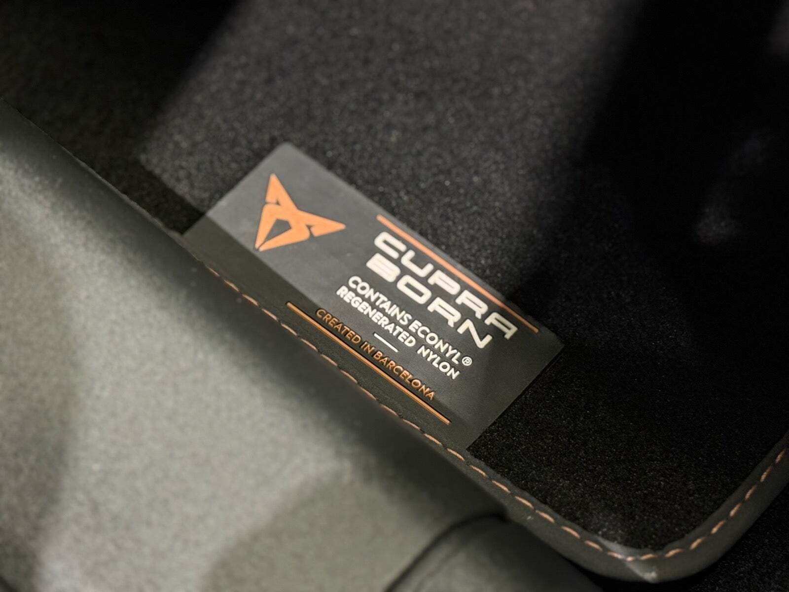 Grå Cupra Born fra 2023