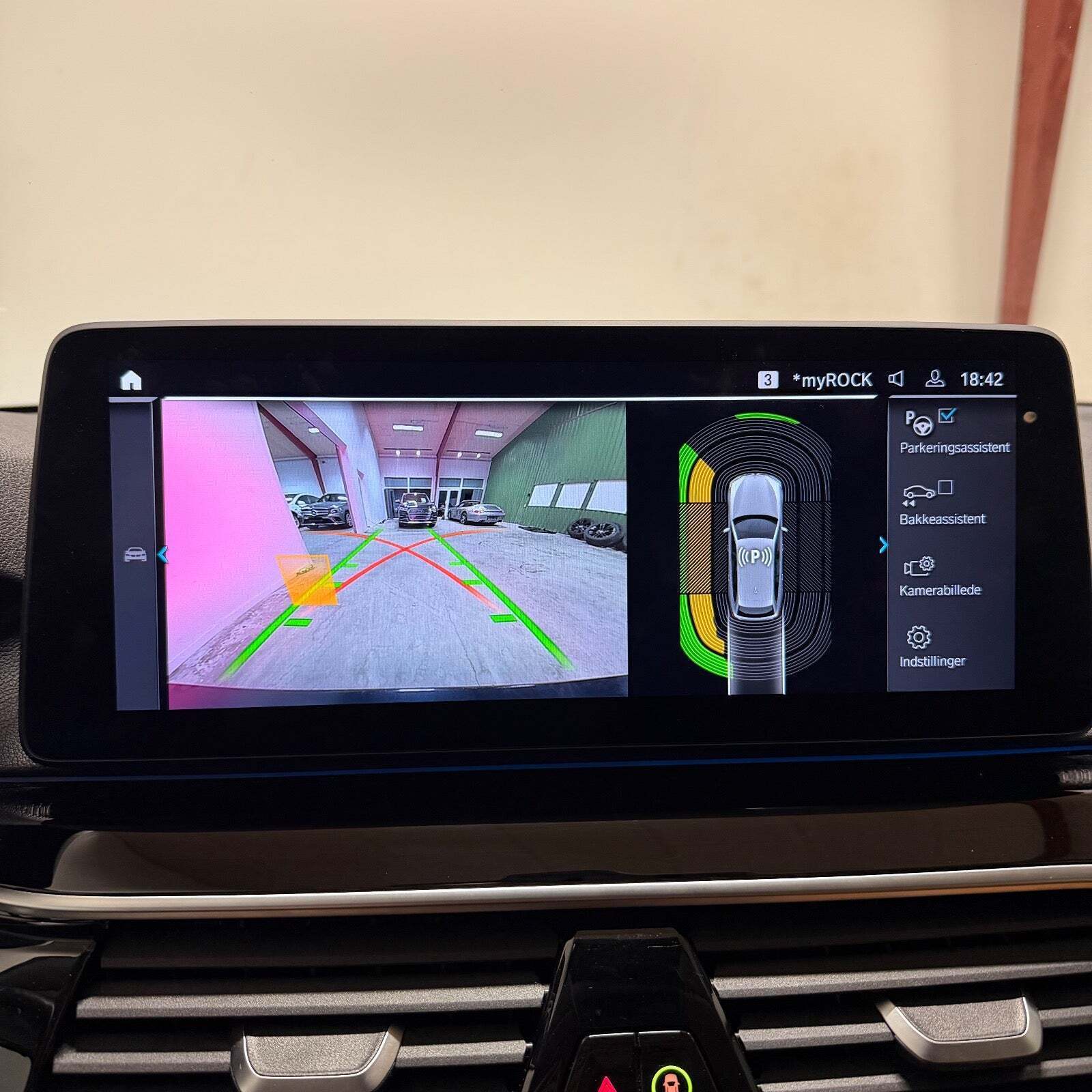 Sort BMW 530e fra 2022