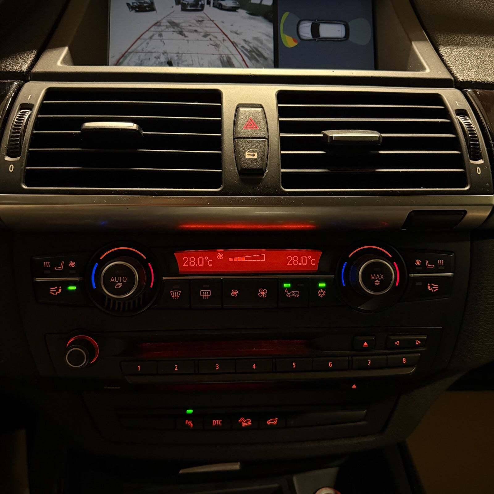 Sølv BMW X5 fra 2008