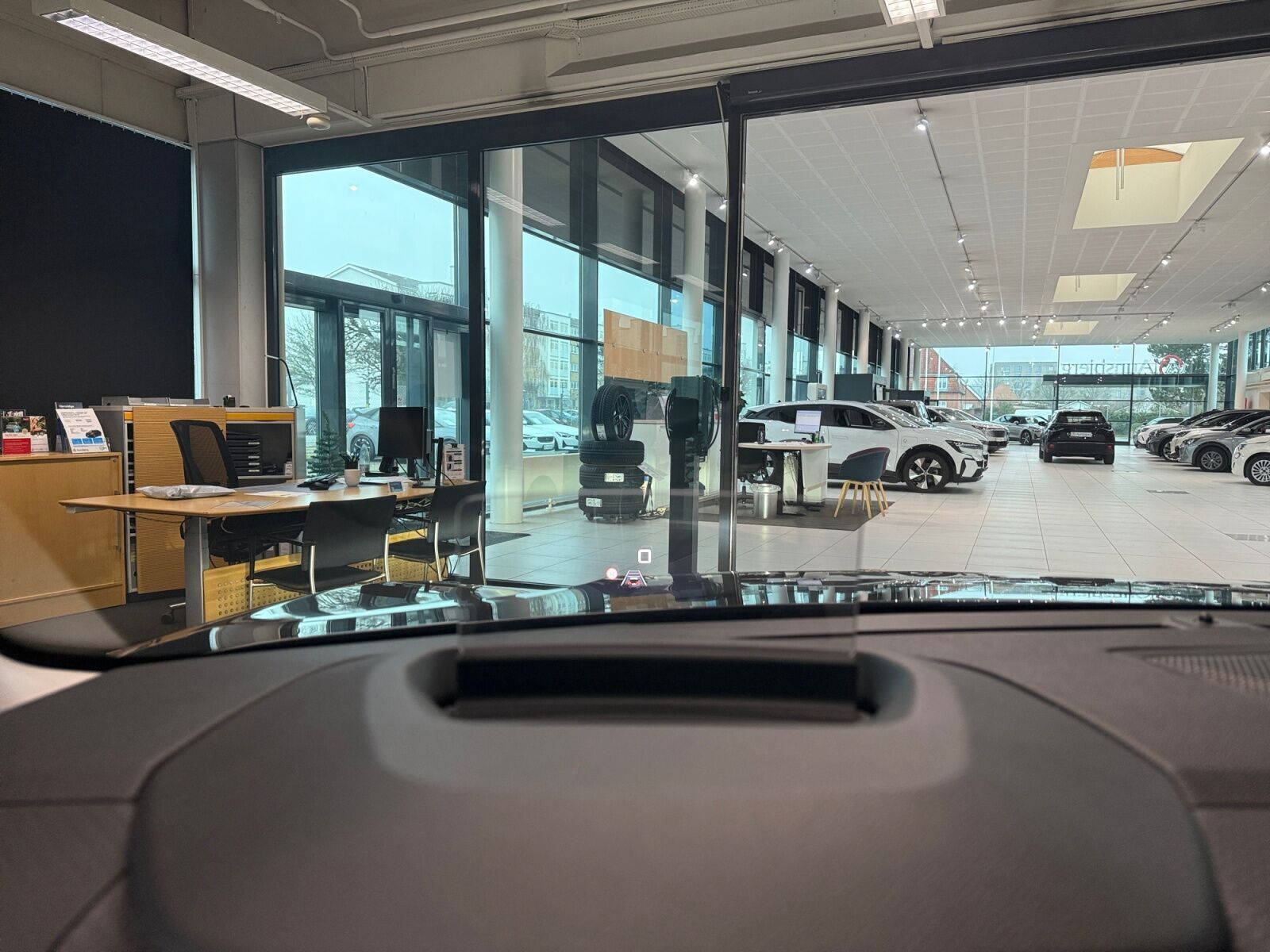 Grå Citroën ë-C4 fra 2024