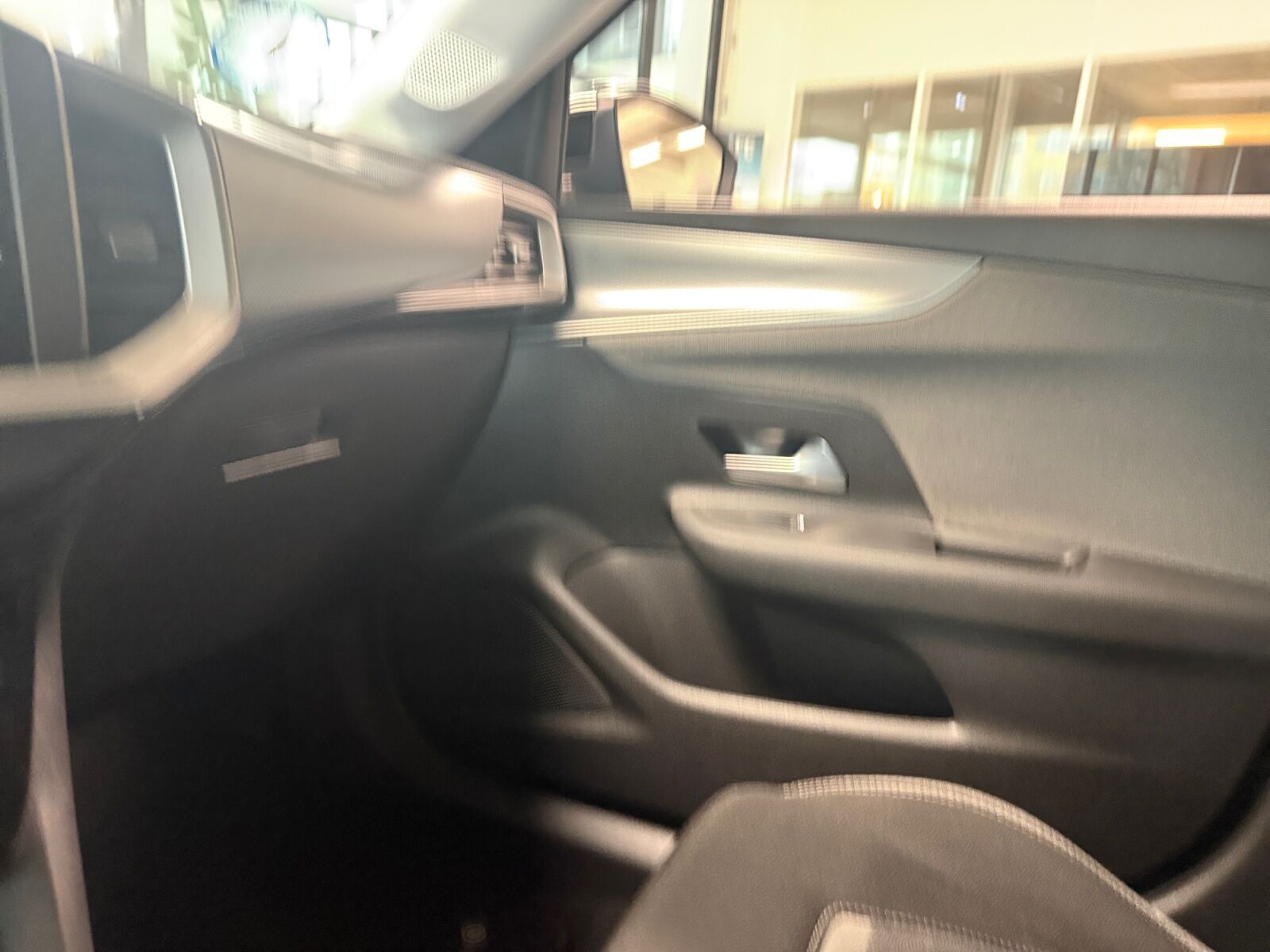 Hvid Opel Mokka-e fra 2022