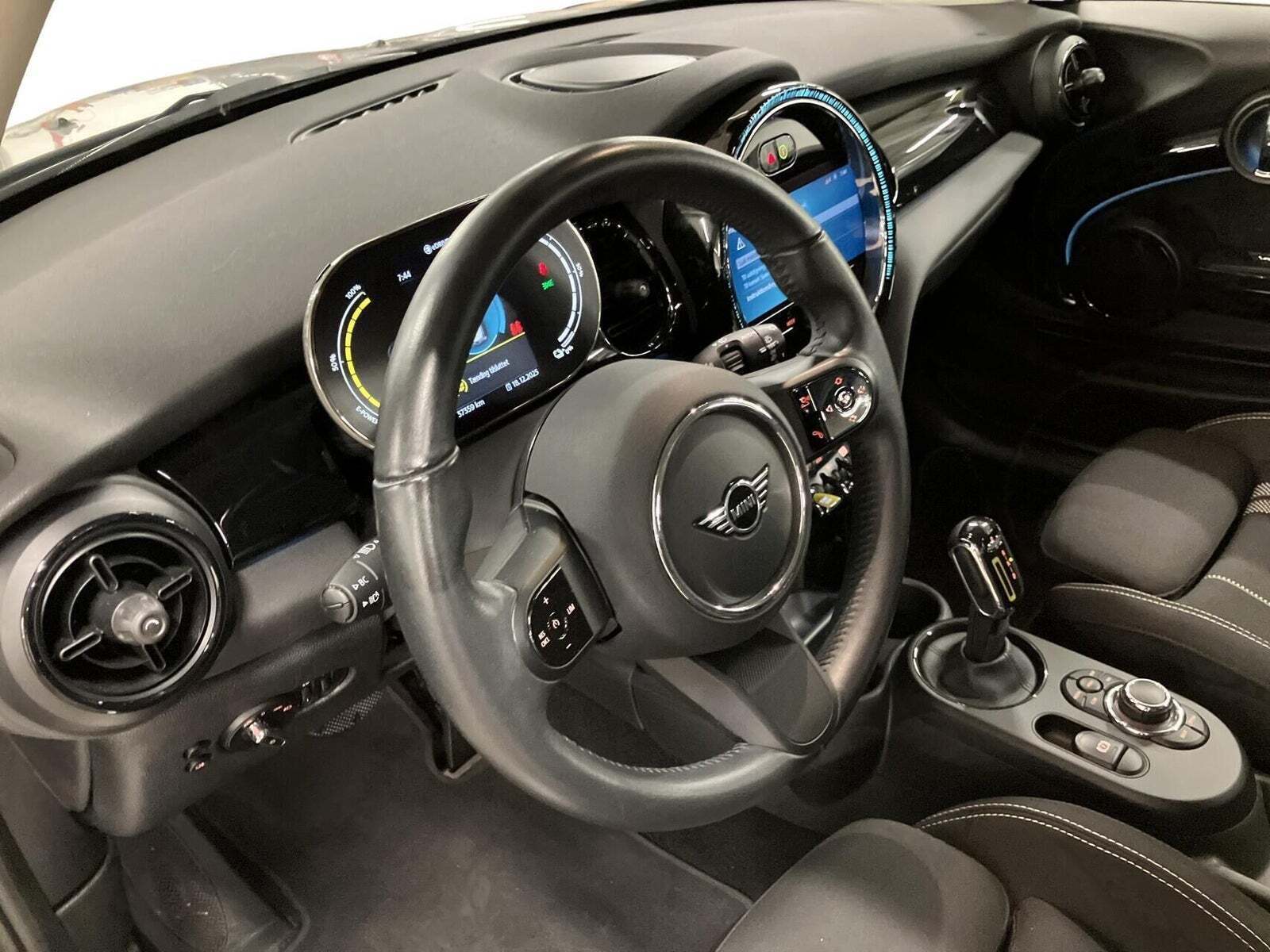 Grå Mini Cooper SE fra 2023