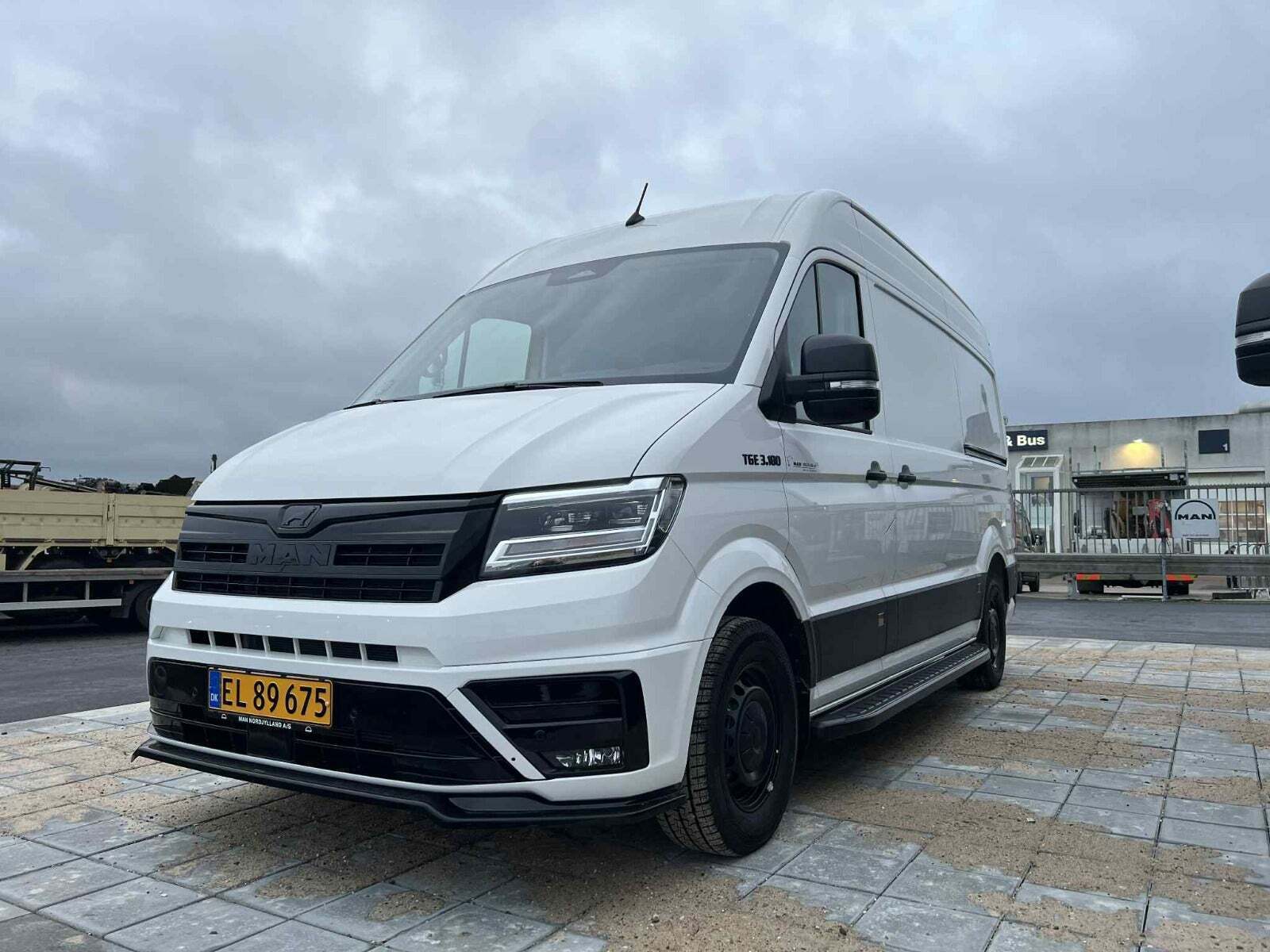 MAN TGE 2,0 3.180 Kassevogn L3H3 aut. FWD