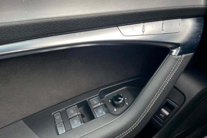 Blå Audi S6 fra 2019