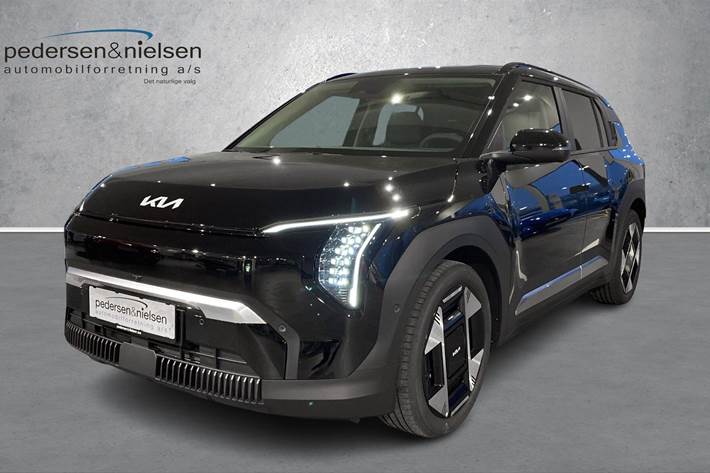 Sort Kia EV3 fra 2025 set udefra