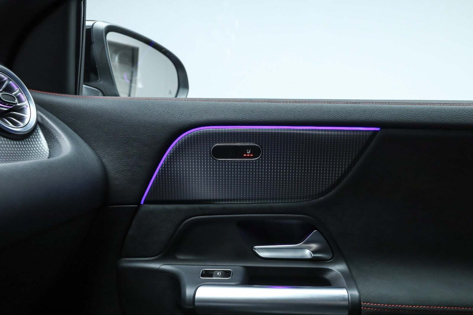 Sort Mercedes EQA250+ fra 2023