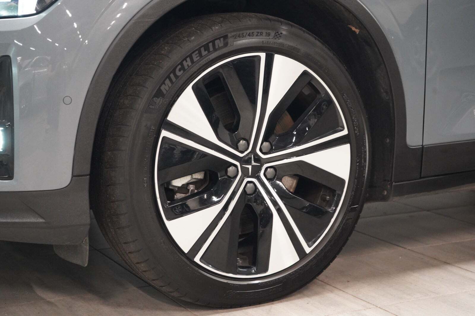 Grå Polestar 2 fra 2023