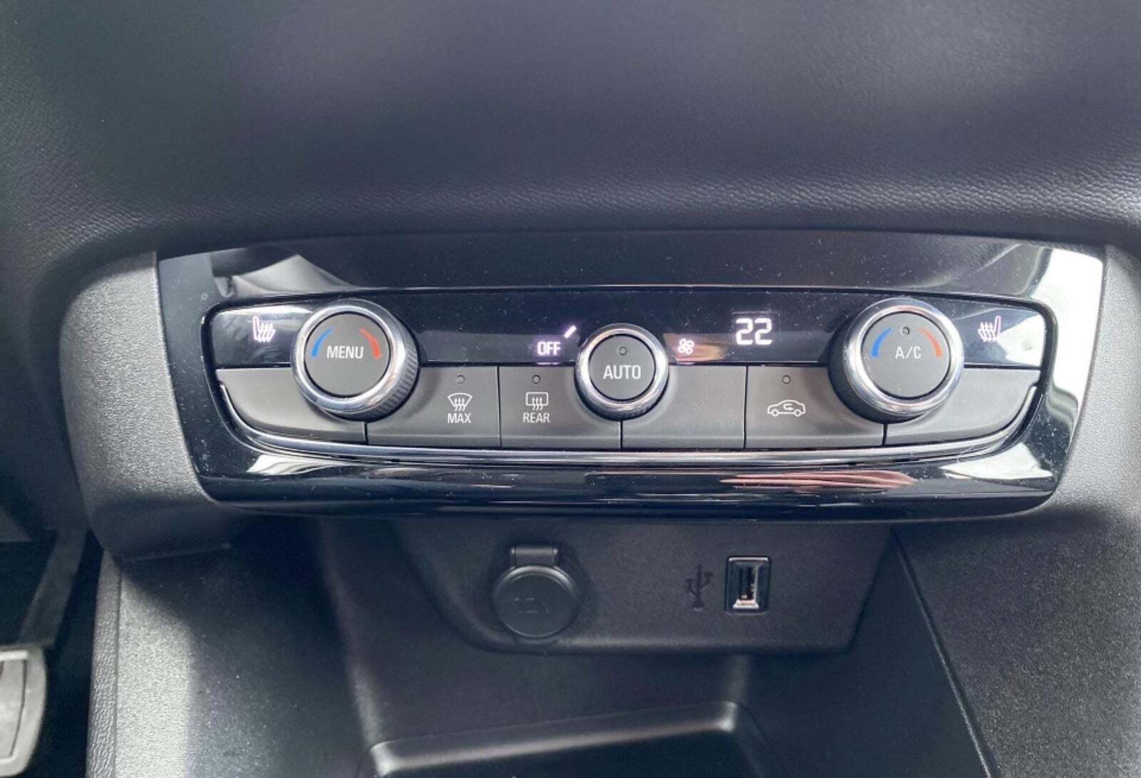 Hvid Opel Corsa-e fra 2022